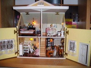 миниатюрной домик для кукол