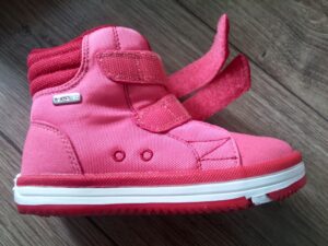 Весенние ботинки для девочки: выбираем правильно