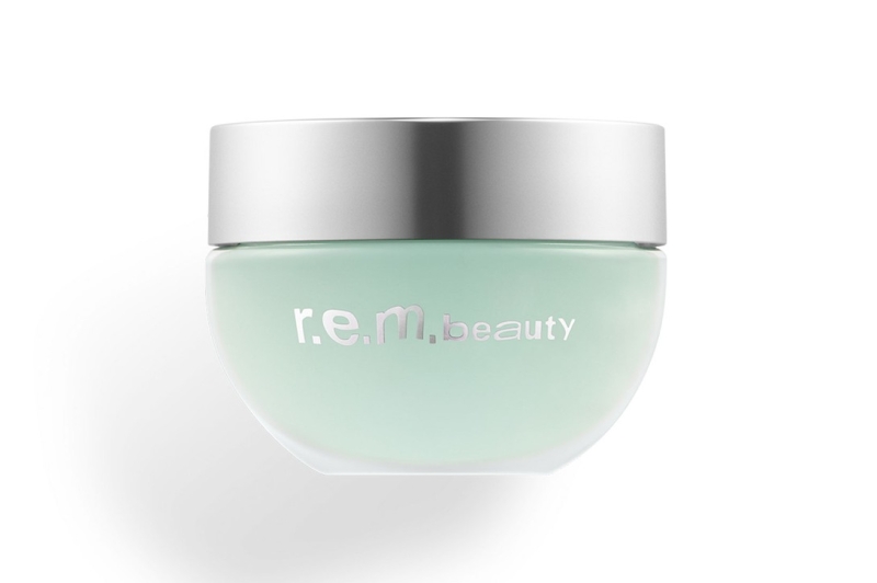 Ариана Гранде представила вторую капсулу своего бренда R.E.M. Beauty